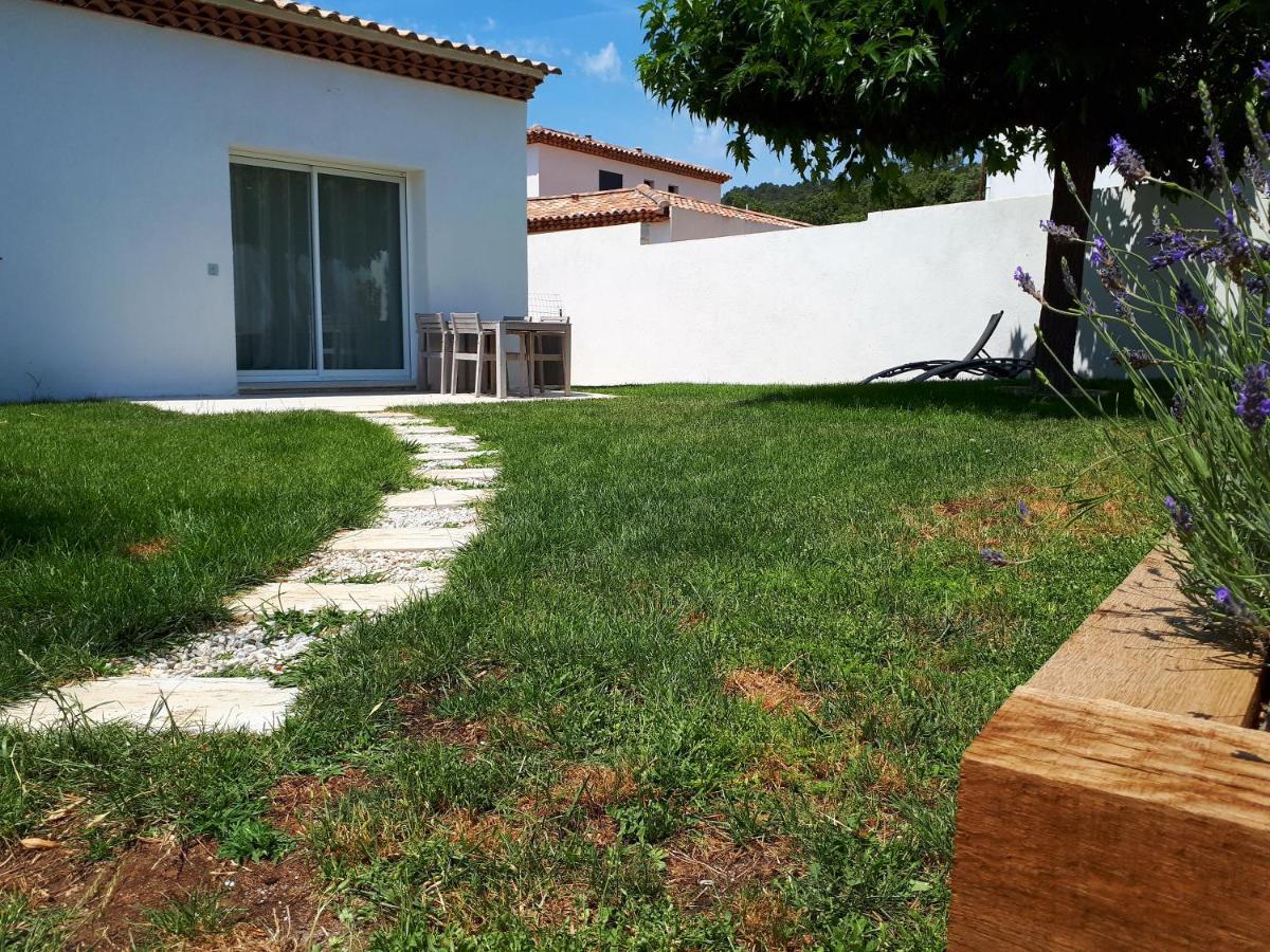 Вилла Vacances En Provence Verte Gareoult Экстерьер фото